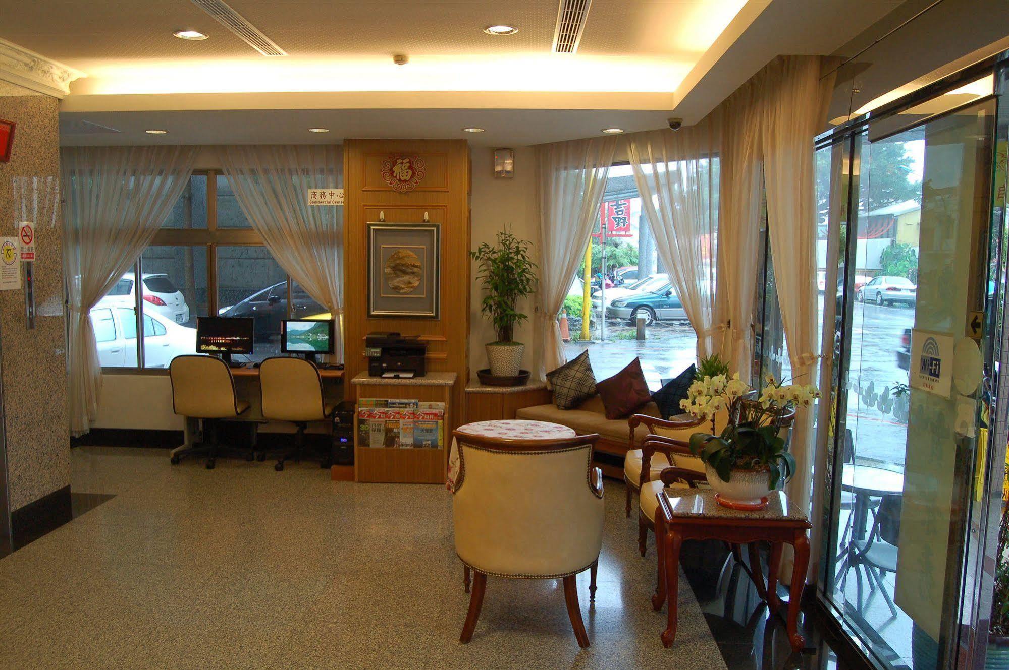 Hua Tong Hotel Hualien City Exterior photo